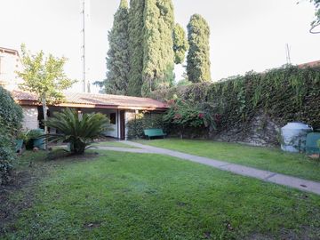 CASA EN VENTA EN JAGUEL 5 AMBIENTES APTA CREDITO