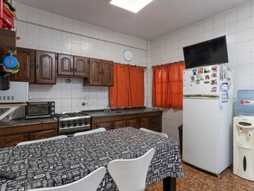 CASA EN VENTA EN JAGUEL 5 AMBIENTES APTA CREDITO