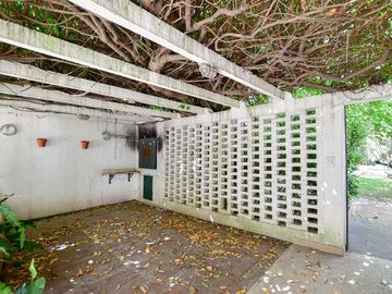 CASA VENTA LA PLATA 3 DORMITORIOS APTO BANCO LOTE