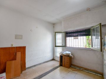 CASA VENTA LA PLATA 3 DORMITORIOS APTO BANCO LOTE