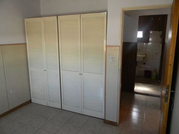 VENTA EN BLOQUE - 4 LOCALES COMERCIALES Y VIVIENDA