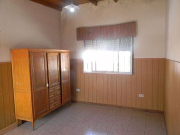 VENTA EN BLOQUE - 4 LOCALES COMERCIALES Y VIVIENDA