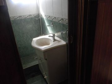 VENTA EN BLOQUE - 4 LOCALES COMERCIALES Y VIVIENDA