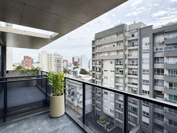 PENTHOUSE 3 AMB. C/ TERR, PARR, JACUZZI Y COCHERA