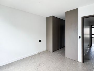 PENTHOUSE 3 AMB. C/ TERR, PARR, JACUZZI Y COCHERA