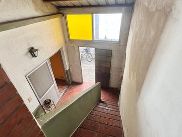 CASA EN VENTA 4 AMB. CON TERRENO y GALPÓN