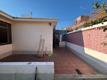 Casa con departamento pileta santa ana guaymallen