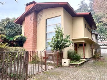 Pedro de Valdivia casa en pasaje interior