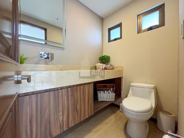 Casa en Venta en Valle de las Fuentes, Calimaya con terreno de 800m2