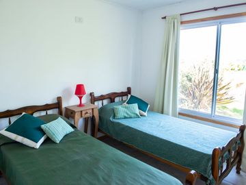 VENTA CUATRO CABAÑAS CON QUINCHO Y PILETA
