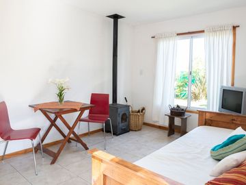 VENTA CUATRO CABAÑAS CON QUINCHO Y PILETA