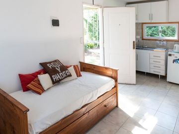 VENTA CUATRO CABAÑAS CON QUINCHO Y PILETA