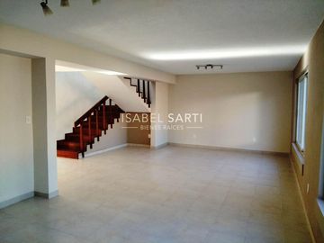 CASA EN VENTA EN JURICA