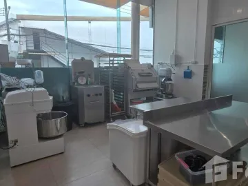 1 Bedroom Retail space for sale at Fully Equipped Commercial Business for Sale in Prime Kamala