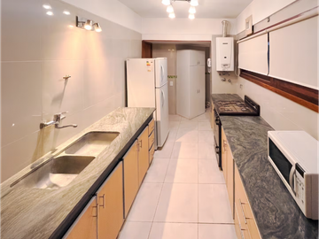 ALQUILER SEMIPISO 4 AMBIENTES CON COCHERA - COLON 2600