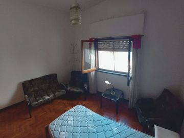 VENTA CASA MULTIFAMILIAR CON PATIO, SAN JUSTO