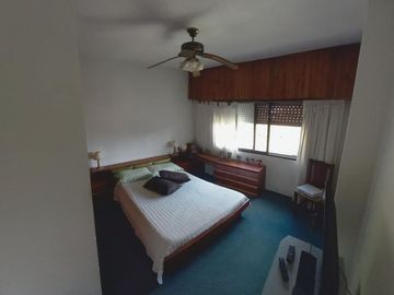 VENTA CASA MULTIFAMILIAR CON PATIO, SAN JUSTO