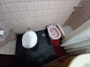 VENTA CASA MULTIFAMILIAR CON PATIO, SAN JUSTO