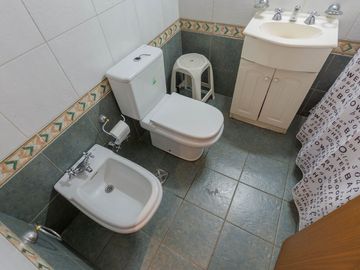 VENTA DÚPLEX C/COCHERA, JARDÍN, QUINCHO EN ALMAGRO