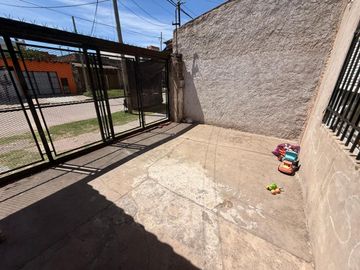 VENTA CASA 4 AMBIENTES PATIO LAFERRERE