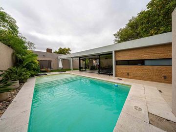 Venta casa Fisherton con quincho nuevo y pileta