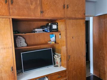 CASA 4 AMB.  EN VENTA CON JARDÍN Y COCHERA