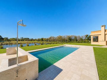 CASA VENTA A LA LAGUNA SANTA INES 6 AMBIENTES