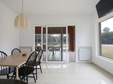 CASA EN VENTA, ALTOS DE PILAR. PILAR