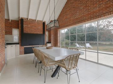 CASA EN VENTA, ALTOS DE PILAR. PILAR