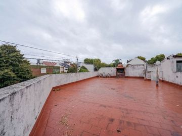 VENTA CASA 4 AMBIENTES VERSALLES