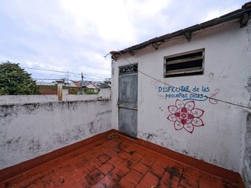 VENTA CASA 4 AMBIENTES VERSALLES