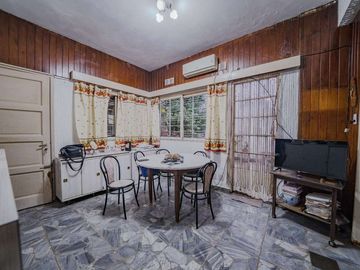 VENTA CASA 4 AMBIENTES VERSALLES