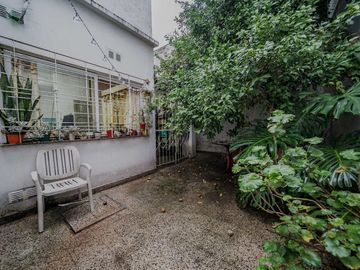 VENTA CASA 4 AMBIENTES VERSALLES