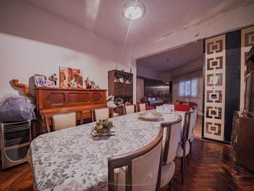 VENTA CASA 4 AMBIENTES VERSALLES