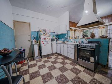 VENTA CASA 4 AMBIENTES VERSALLES