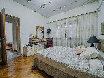 VENTA CASA 4 AMBIENTES VERSALLES