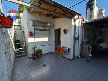 Venta de PH 3 amb Patio y terraza en V. Ballester