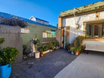 CASA LOTE A REFACCIONAR MONTE CASTRO APTO CREDITO