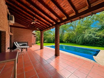 Venta Casa 4 amb Pileta Club de Campo La Martona