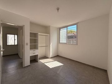 VENTA DÚPLEX 3 DORM CON PATIO Y COCHERA SALDAN