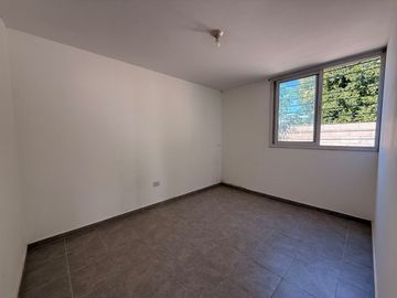 VENTA DÚPLEX 3 DORM CON PATIO Y COCHERA SALDAN