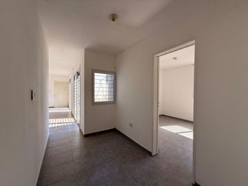 VENTA DÚPLEX 3 DORM CON PATIO Y COCHERA SALDAN