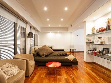 CASA EN VENTA 6 AMBIENTES BARRACAS PATIO Y PARRILA