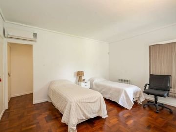 Venta Casa 8 ambientes San Isidro Pileta Parrilla
