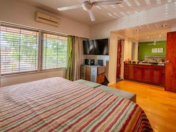 Venta Chalet con quincho y cochera en Loma Hermosa