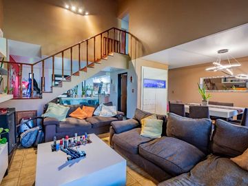 Venta Chalet con quincho y cochera en Loma Hermosa