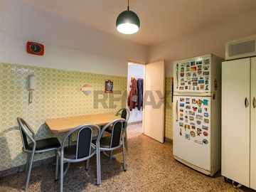 VENTA PH 3 AMB CON PATIO VALENTIN ALSINA CENTRO