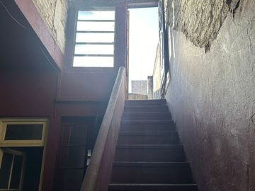 VENTA DE CASA EN MATADEROS A REFACCIONAR