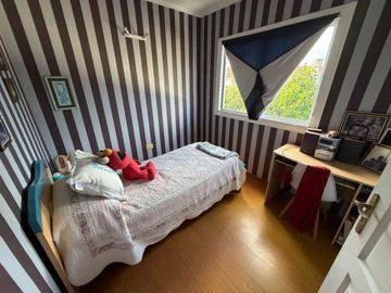 VENTA CASA EN BLOCK 5 AMBIENTES Y 2 DEPARTAMENTOS