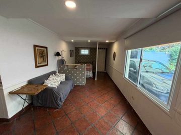 VENTA CASA EN BLOCK 5 AMBIENTES Y 2 DEPARTAMENTOS